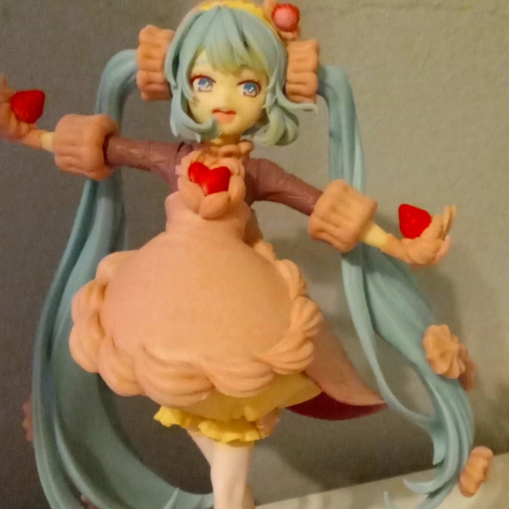 Strawbeery Chocolate Miku Vocaloid Figure